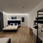 Mario *
