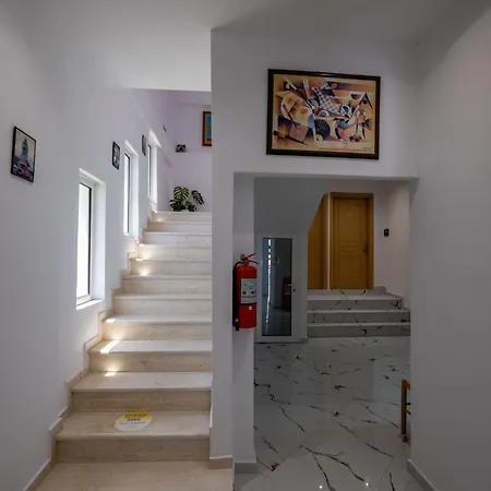 Отель Mario