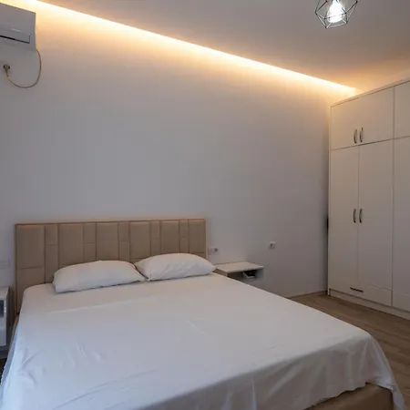 Mario * 卡萨米尔